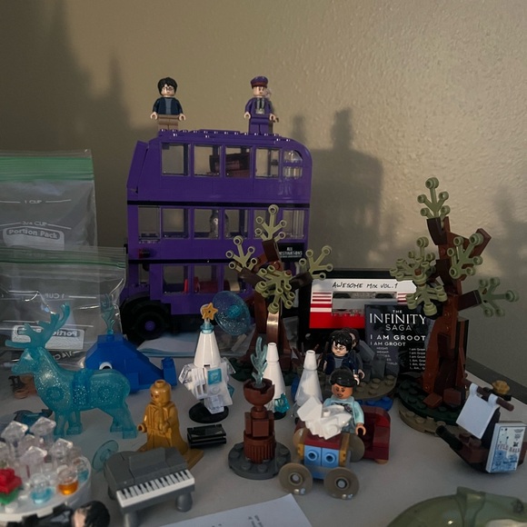 LEGO Harry Potter Hogwarts Castle Set, Marvel - Picture 3 of 3